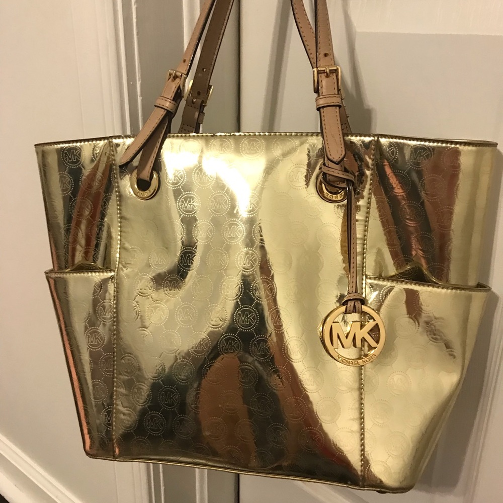 MICHAEL KORS PALE GOLD JET SET MIRROR TOTE